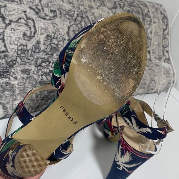 Bakers MCCOY Navy Tropical Print Heels Size 10 - Picture 6 of 7
